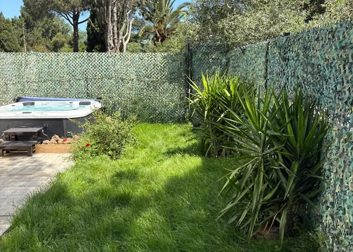 Ibiza And * Le Grau-dʼAgde